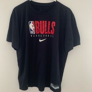 CHICAGO BULLS men’s NIKE XL tshirt